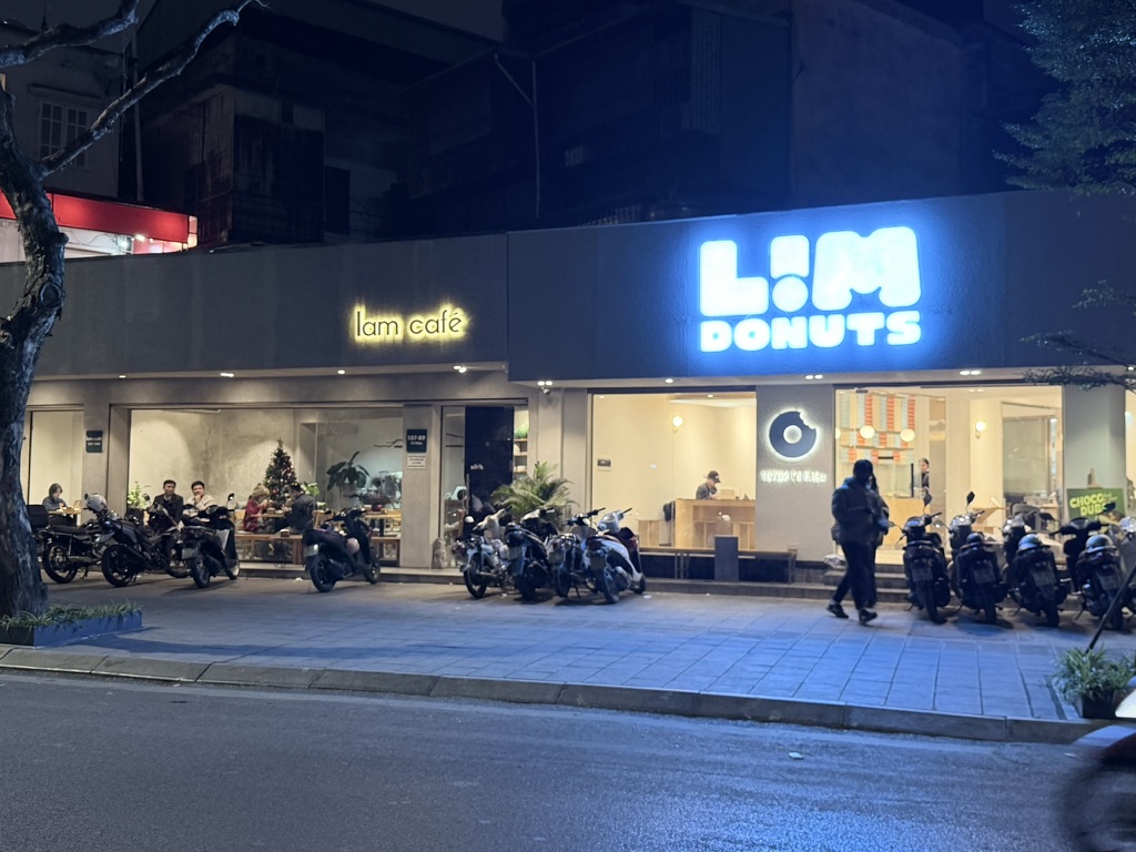 하노이에 유명한 도넛 가게